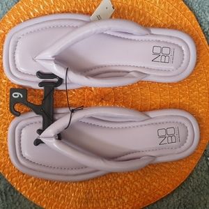 NO BOUNDARIES Memory Foam Puffy Thong-Toe Sandals